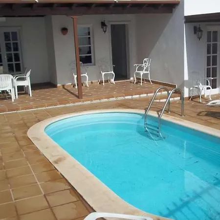 Puerto Del Carmen Sleeps 6 Pool Wifi ヴィラ プエルト・デル・カルメン