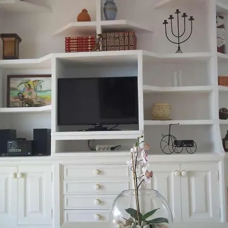 Вилла Puerto Del Carmen Sleeps 6 Pool Wifi