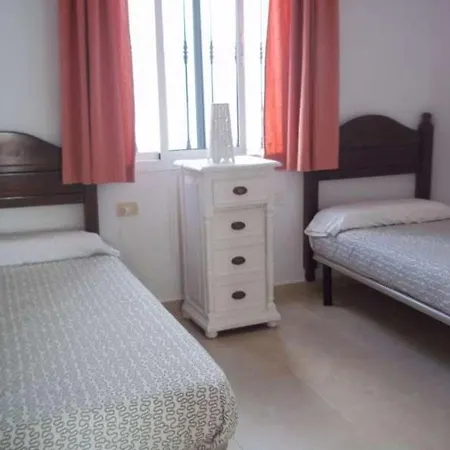 Вилла Puerto Del Carmen Sleeps 6 Pool Wifi *