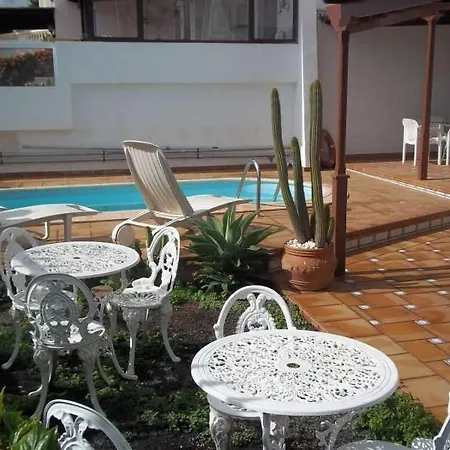 Puerto Del Carmen Sleeps 6 Pool Wifi Вилла Пуэрто дель Кармен